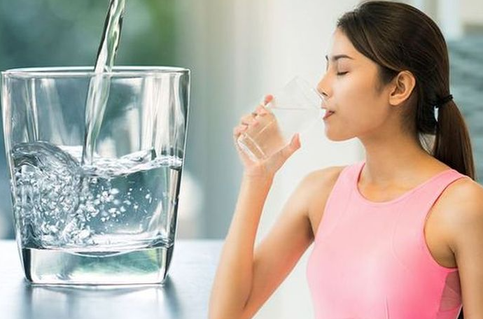 It is believed that the water diet makes you thin quickly. Here is the rule