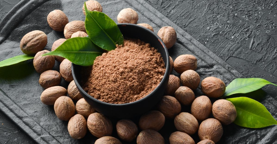 herbal plants: nutmeg